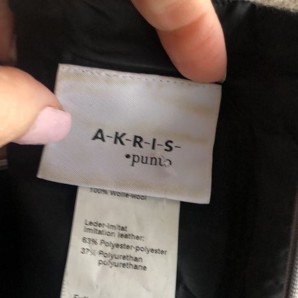 AKRIS PUNTO Gray Wool Dress with pockets & faux leather trim - Picture 9 of 10